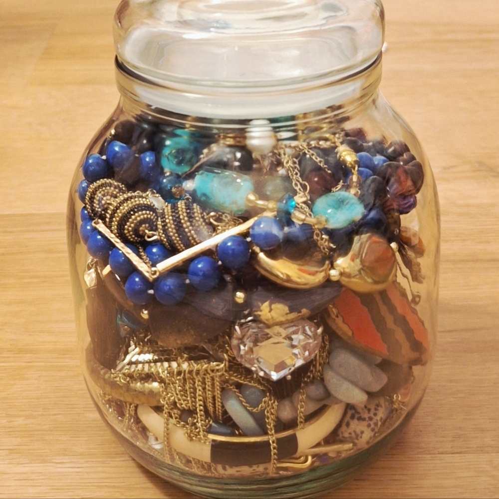 Mystery‎ Costume Jewlery Jar